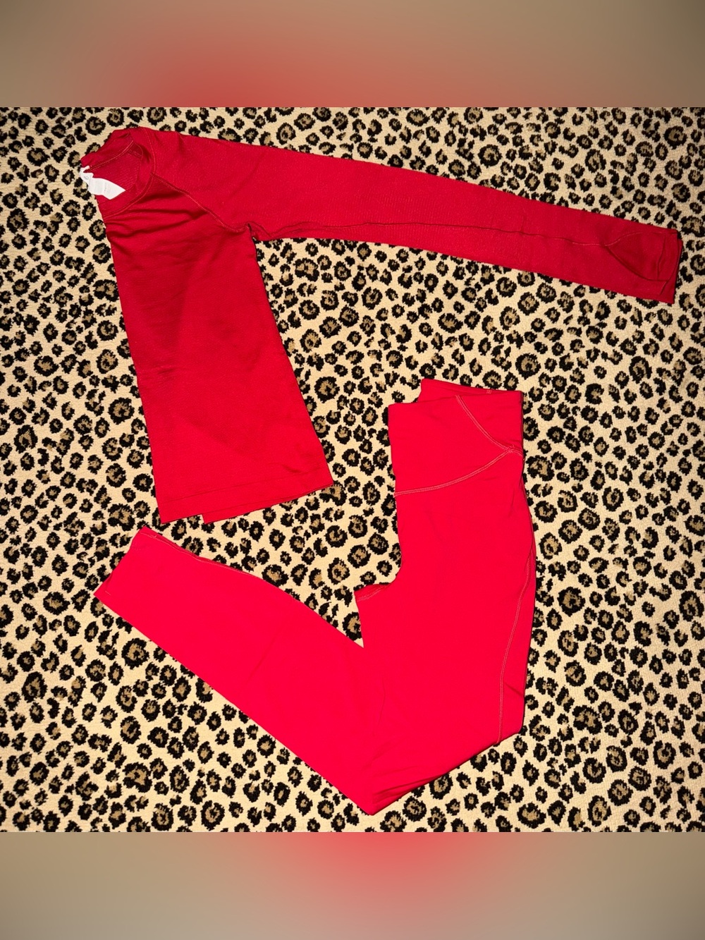 Women’s Lululemon red long sleeve shirt and leggings
